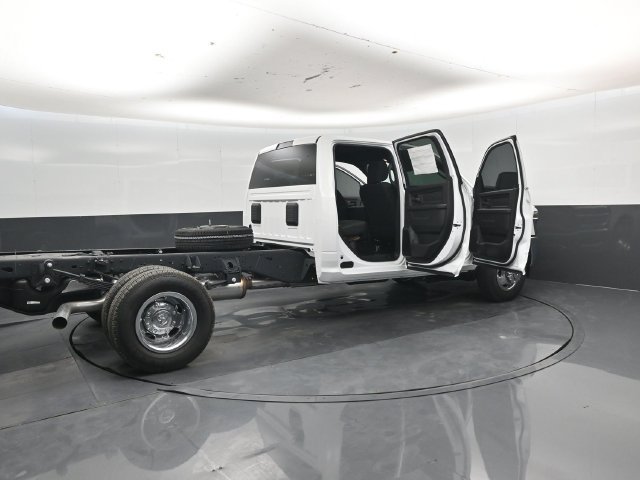 New 2026 RAM 3500 Tradesman w/ Chrome Appearance Group A AWD/4WD image 59