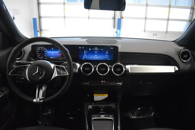 New 2026 Mercedes-Benz GLB 250 4MATIC image 5