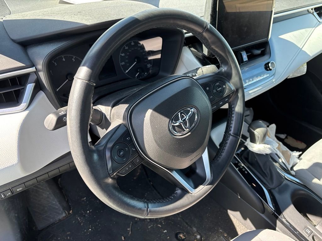 Used 2023 Toyota Corolla SE w/ SE Premium Package FWD image 7