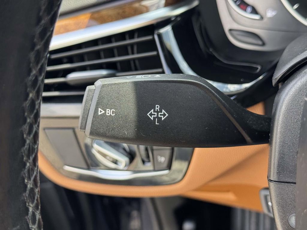 Used 2019 BMW 540i xDrive w/ Convenience Package AWD/4WD image 25