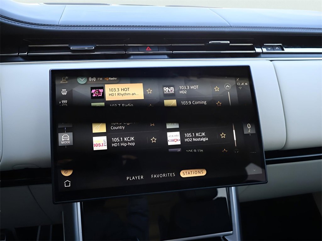 Used 2024 Land Rover Range Rover Long Wheelbase SE image 21