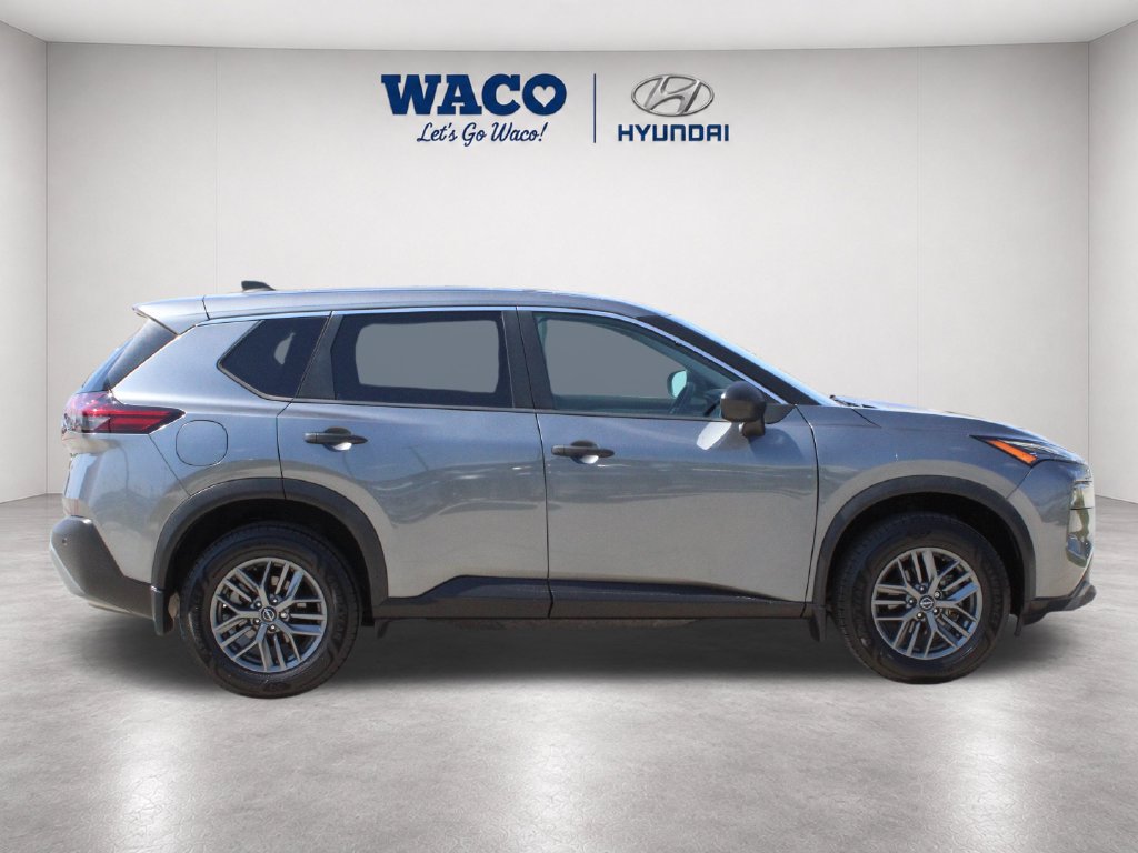 Used 2022 Nissan Rogue S FWD image 11