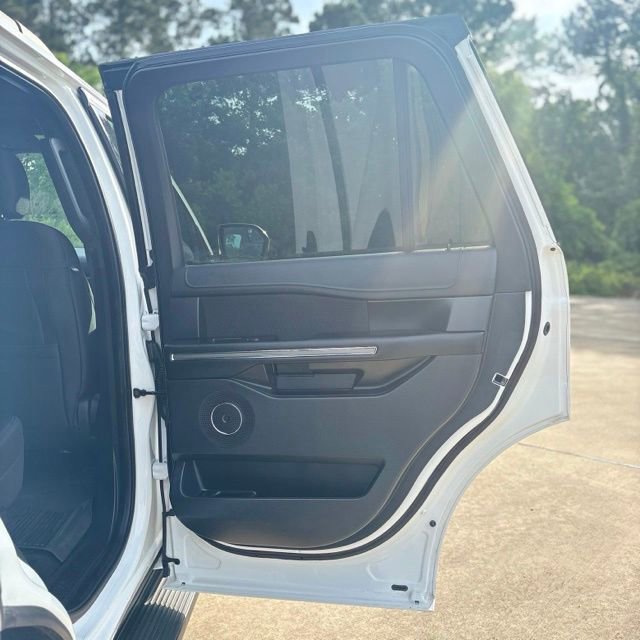 Used 2019 Ford Expedition XLT RWD image 16