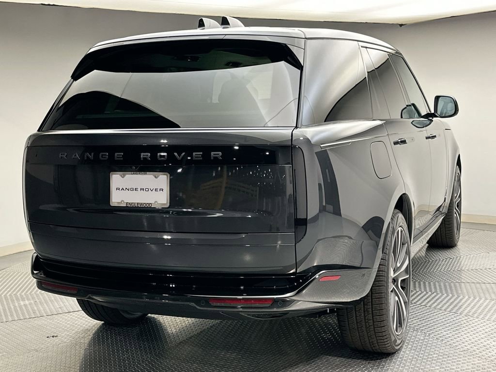 New 2025 Land Rover Range Rover SE image 3