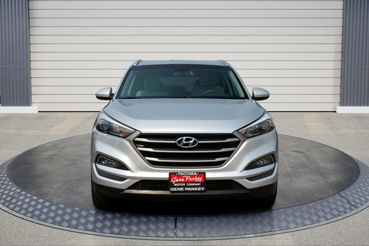 Used 2017 Hyundai Tucson SE w/ SE Popular Package 02 AWD/4WD image 2