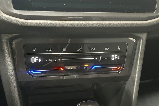 Certified 2022 Volkswagen Tiguan SE image 27