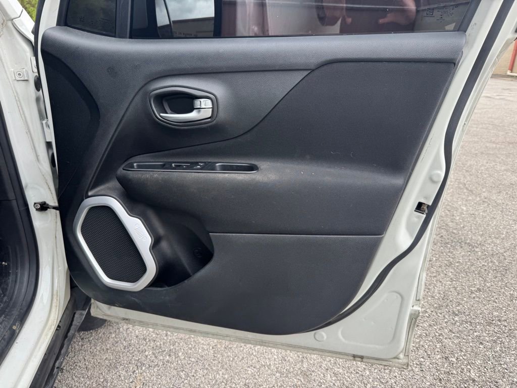 Used 2019 Jeep Renegade Latitude image 9
