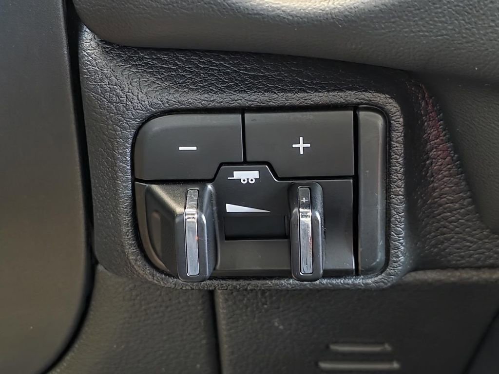 Used 2025 Dodge Durango GT image 32