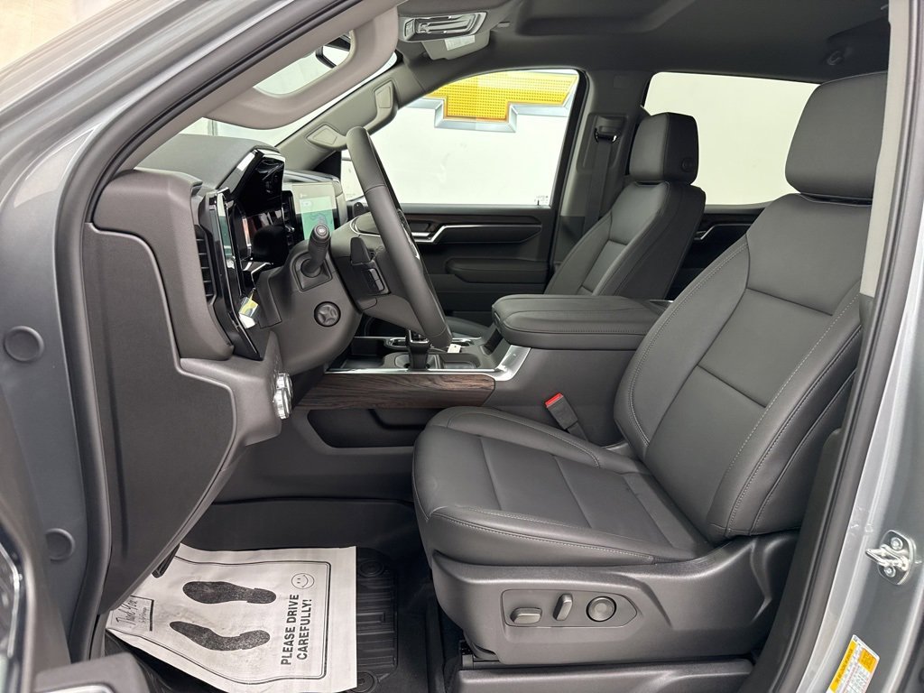 New 2026 GMC Sierra 1500 SLT w/ SLT Premium Package image 18