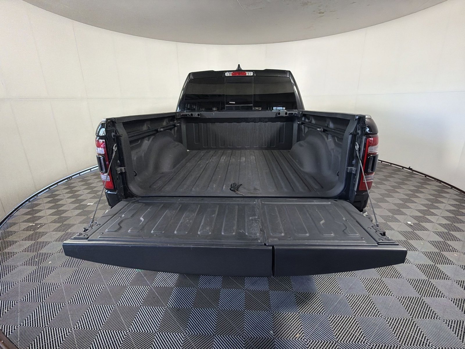 Used 2020 RAM 1500 Laramie image 27