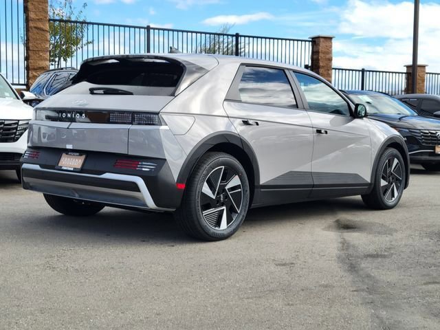 New 2026 Hyundai Ioniq 5 SE image 2