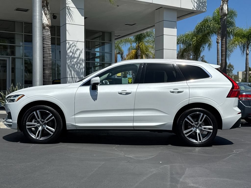 Used 2021 Volvo XC60 T5 Momentum w/ Premium Package AWD/4WD image 2