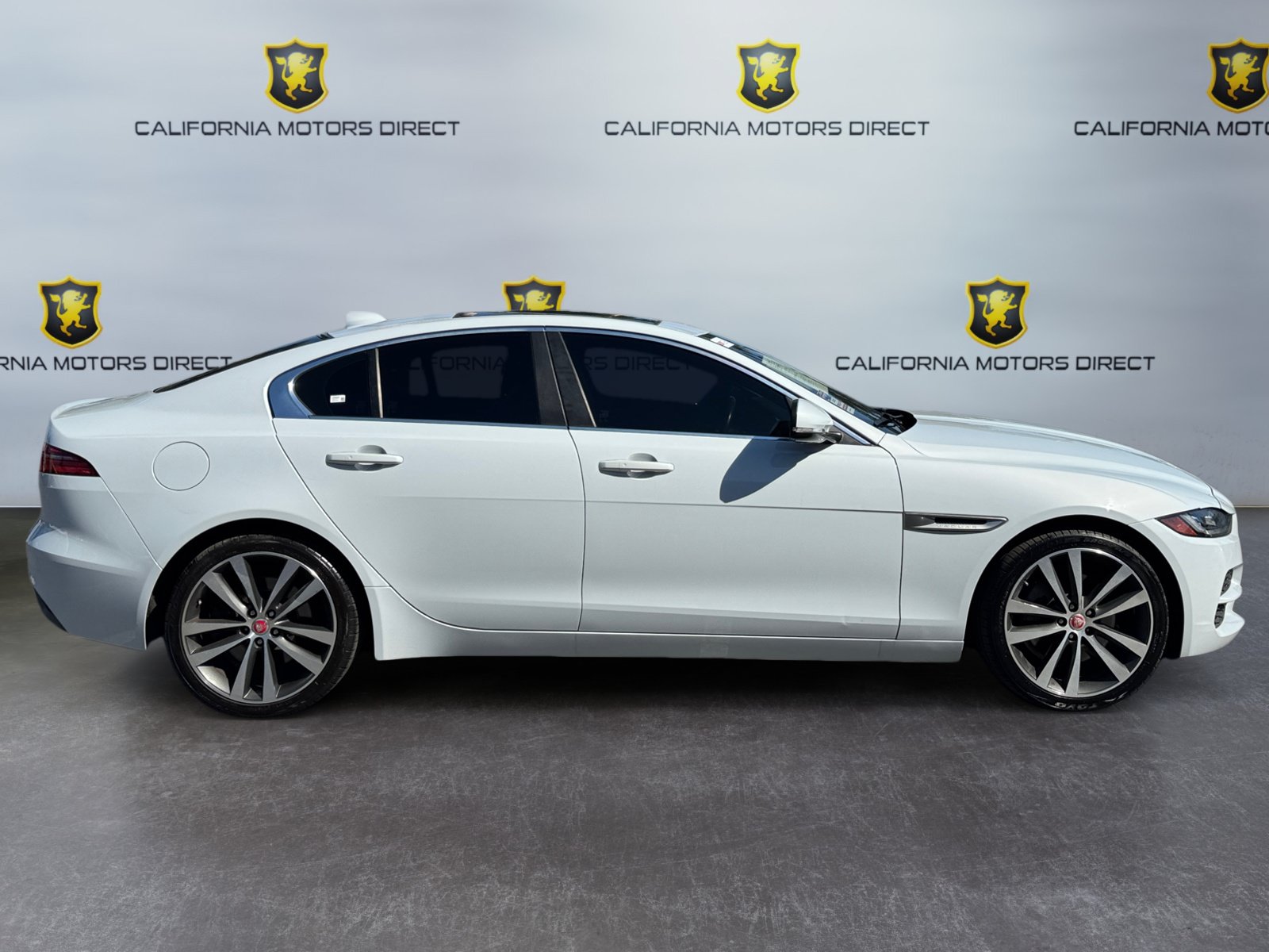 Used 2020 Jaguar XE S RWD image 6