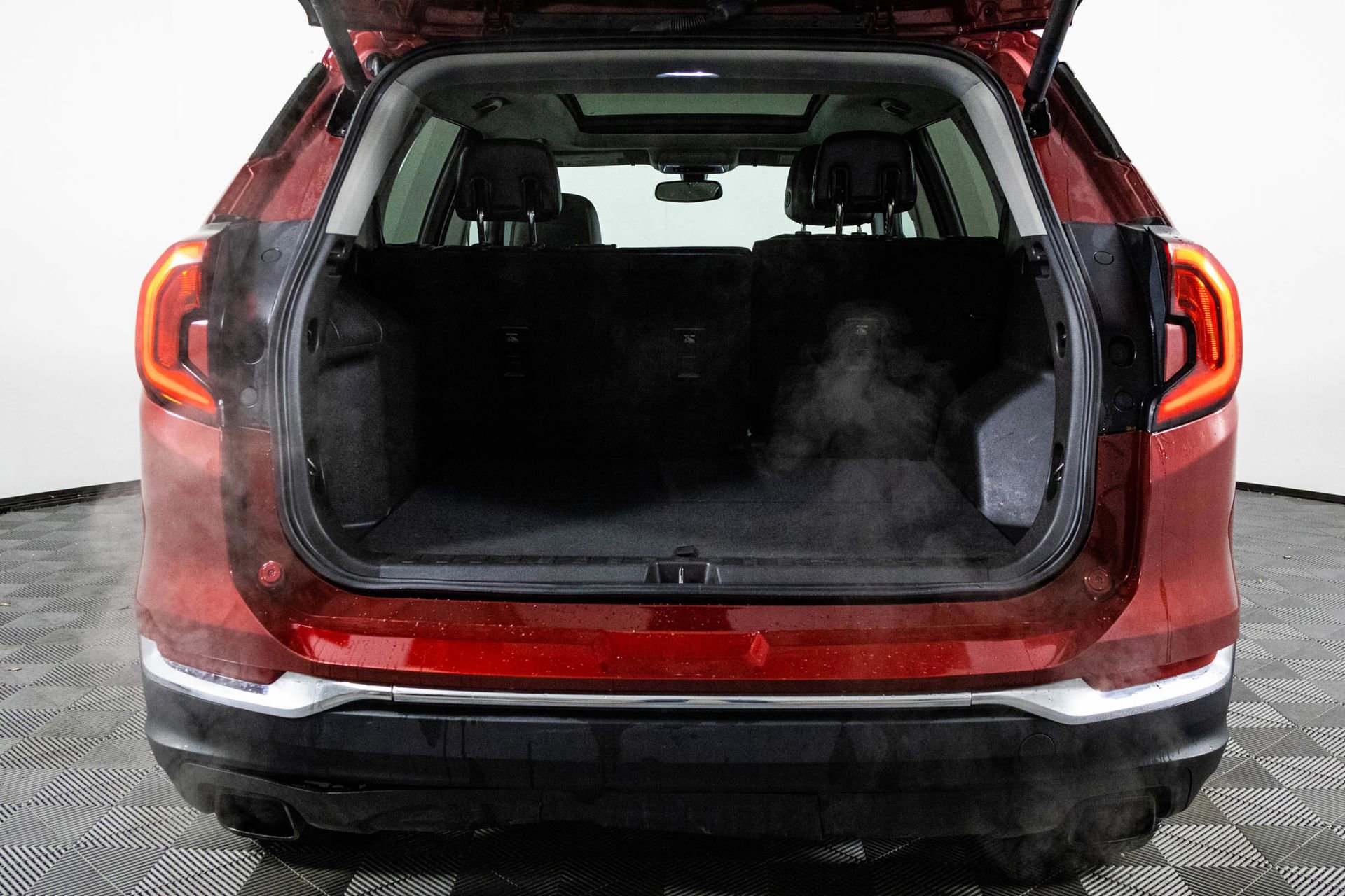 Used 2019 GMC Terrain SLT w/ Preferred Package image 38