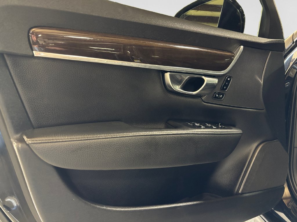 Used 2019 Volvo S90 T5 Momentum AWD/4WD image 32