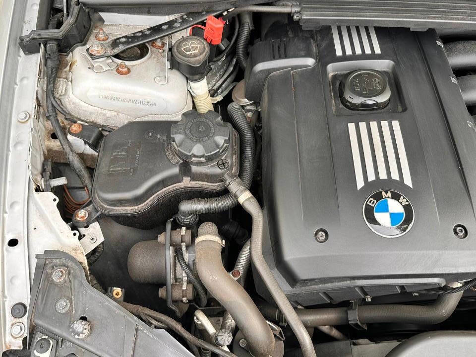 Used 2009 BMW 328i xDrive 328i xDrive AWD 4dr Sedan SULE image 41