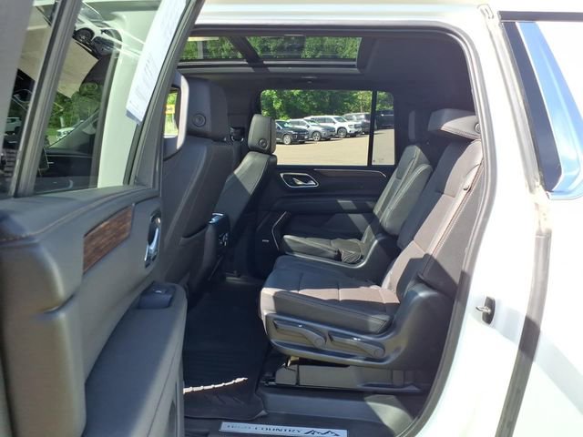 Used 2023 Chevrolet Suburban High Country AWD/4WD image 11