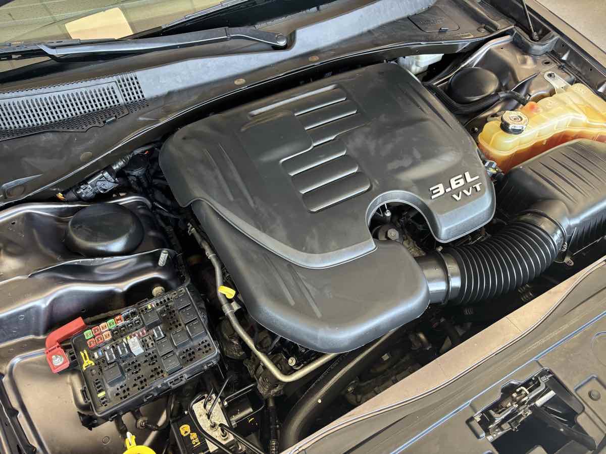 Used 2013 Chrysler 300 w/ Beats Audio Group RWD image 28