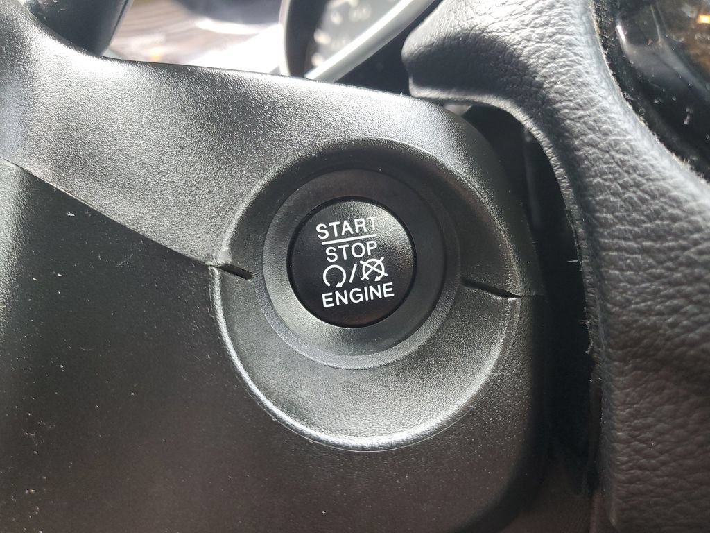 Used 2019 Jeep Compass Limited AWD/4WD image 12
