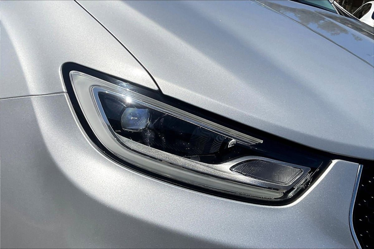 Used 2024 Chrysler Pacifica Touring-L image 26