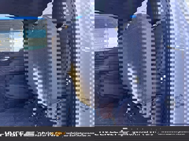 Used 2022 Chevrolet Silverado 1500 LT w/ Z71 Off-Road Package image 13