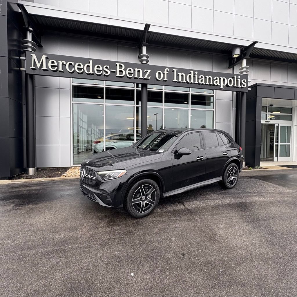Certified 2025 Mercedes-Benz GLC 300 4MATIC image 1