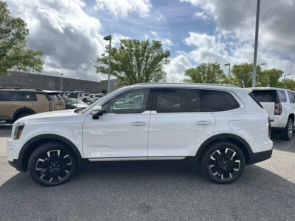 Used 2025 Kia Telluride SX w/ SX Captain's Chair Package image 9