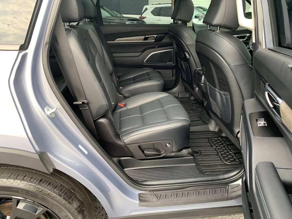 Used 2022 Kia Telluride SX w/ Nightfall Edition Package AWD/4WD image 29