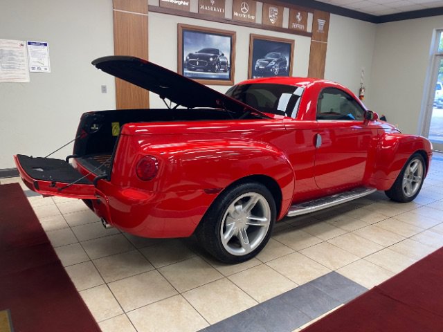 Used 2004 Chevrolet SSR w/ Preferred Equipment Group RWD image 7
