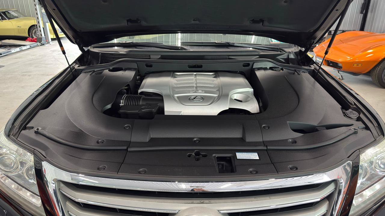 Used 2013 Lexus LX 570 4WD image 51