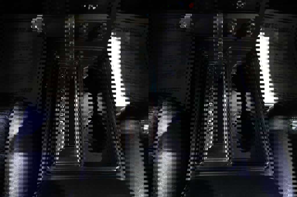 Used 2005 HUMMER H2 w/ Preferred Equipment Group image 28