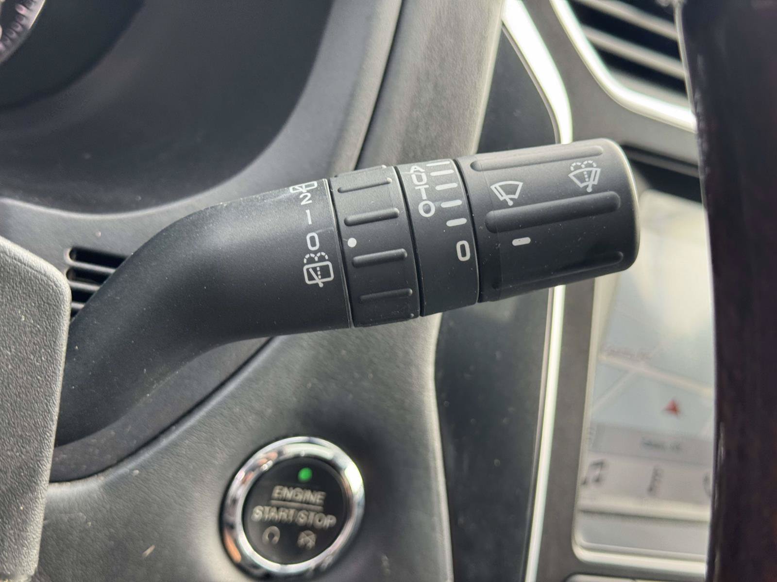 Used 2017 Ford Explorer Platinum AWD/4WD image 23