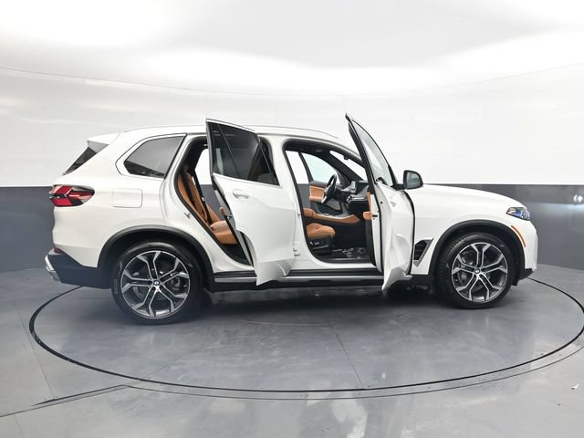 Used 2026 BMW X5 xDrive40i w/ Premium Package AWD/4WD image 40