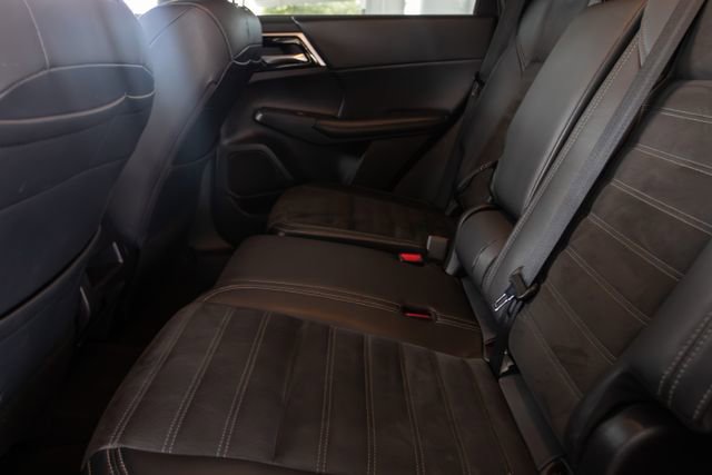 Used 2023 Mitsubishi Outlander SE image 28