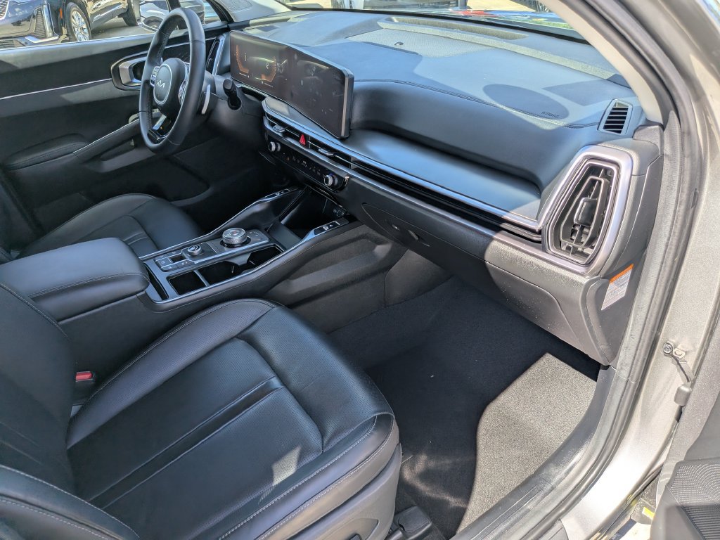 Certified 2025 Kia Sorento EX FWD image 15