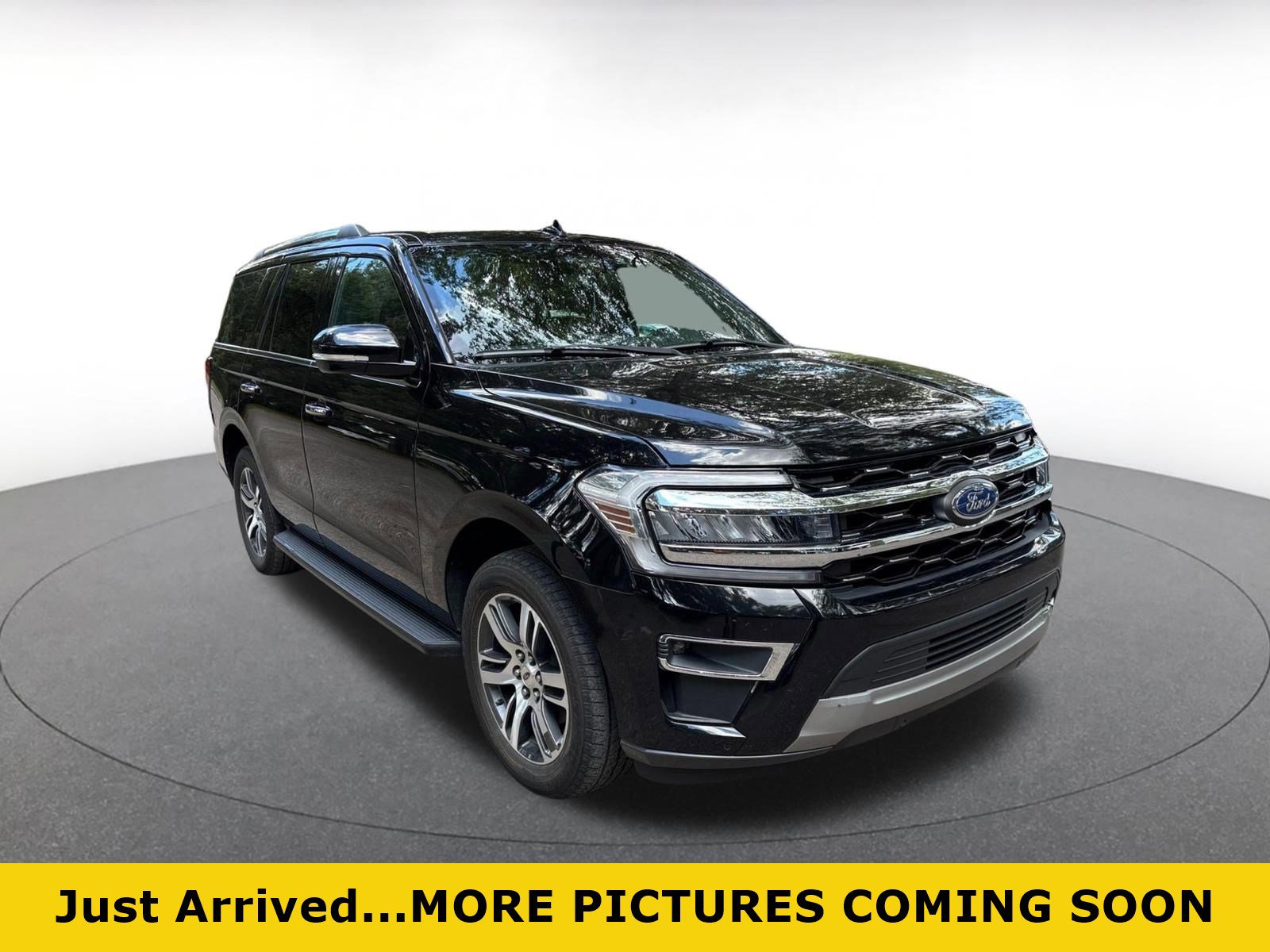 Used 2024 Ford Expedition Limited RWD image 1