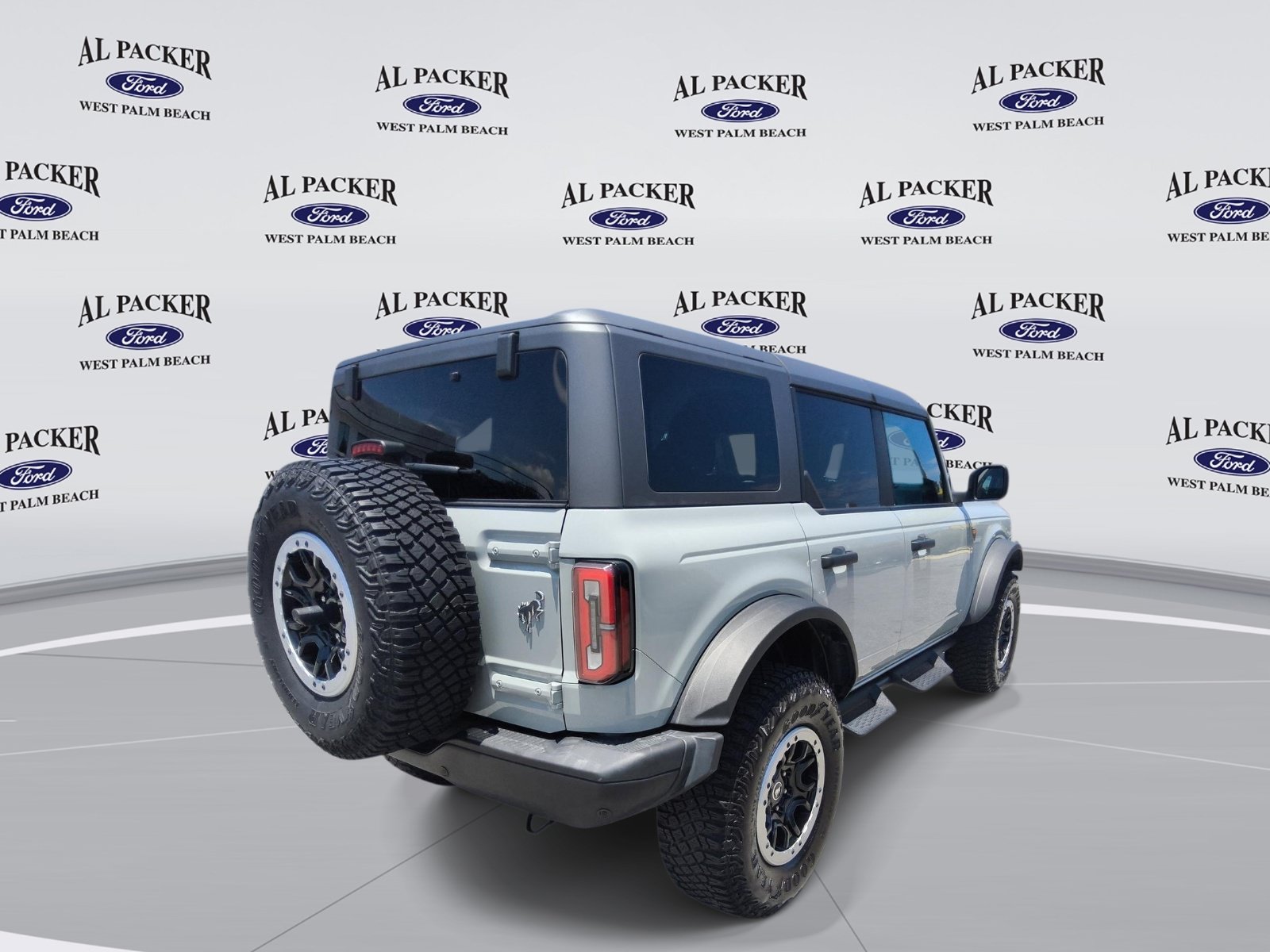 Used 2023 Ford Bronco Badlands w/ Sasquatch Package AWD/4WD image 5