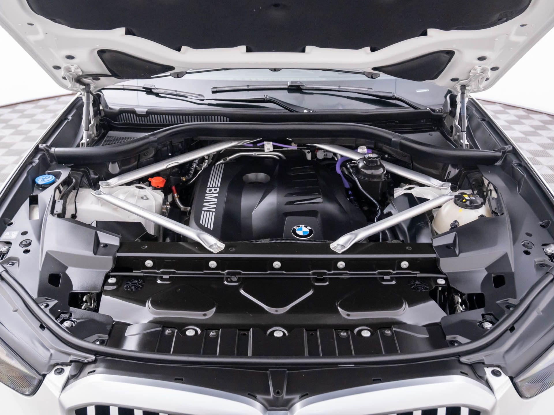 Certified 2024 BMW X5 xDrive40i w/ Parking Assistance Package image 32