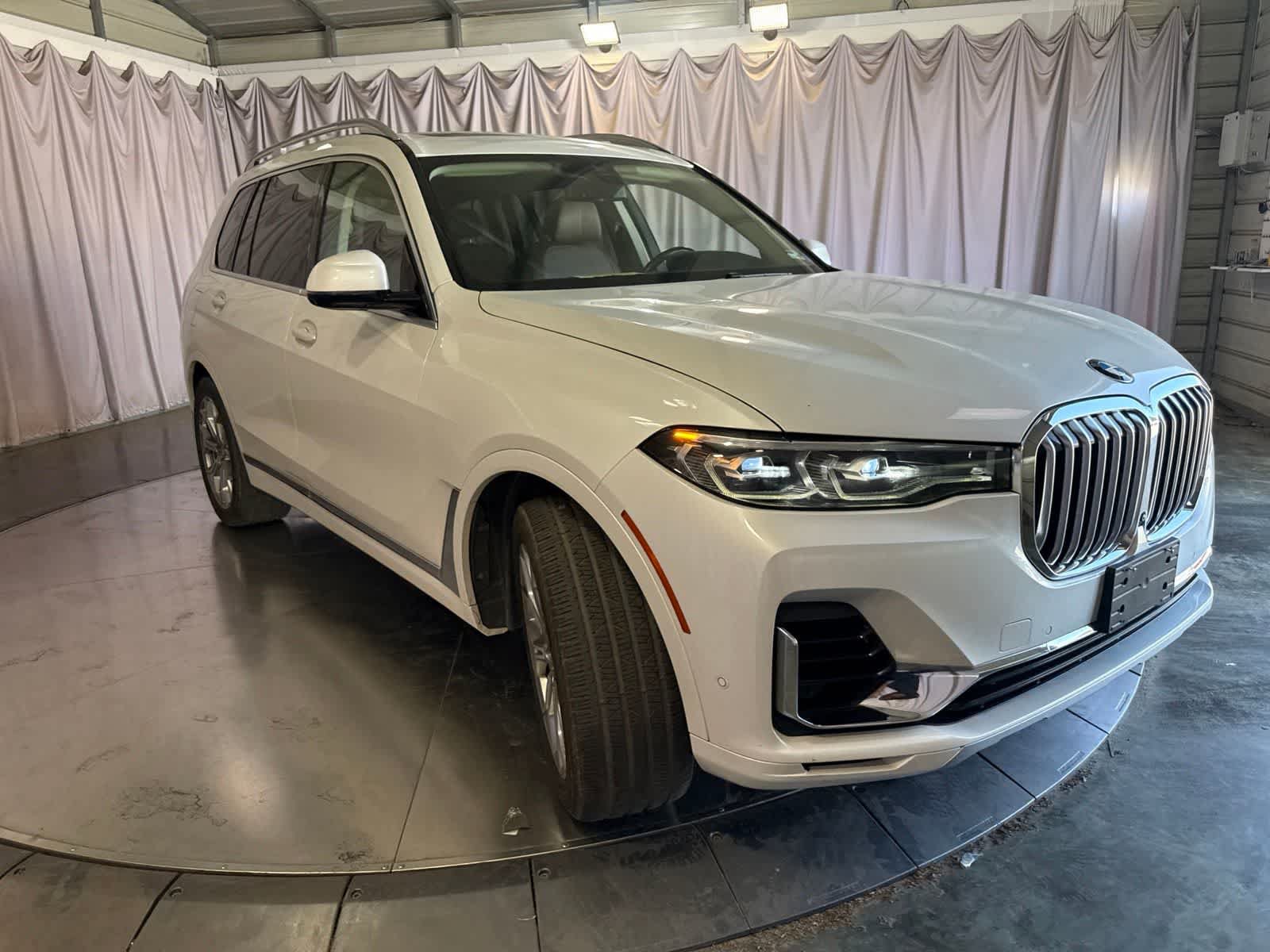 Used 2020 BMW X7 xDrive40i w/ Premium Package AWD/4WD image 3