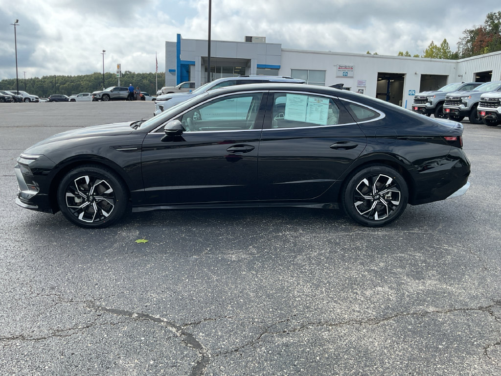 Used 2025 Hyundai Sonata SEL FWD image 5