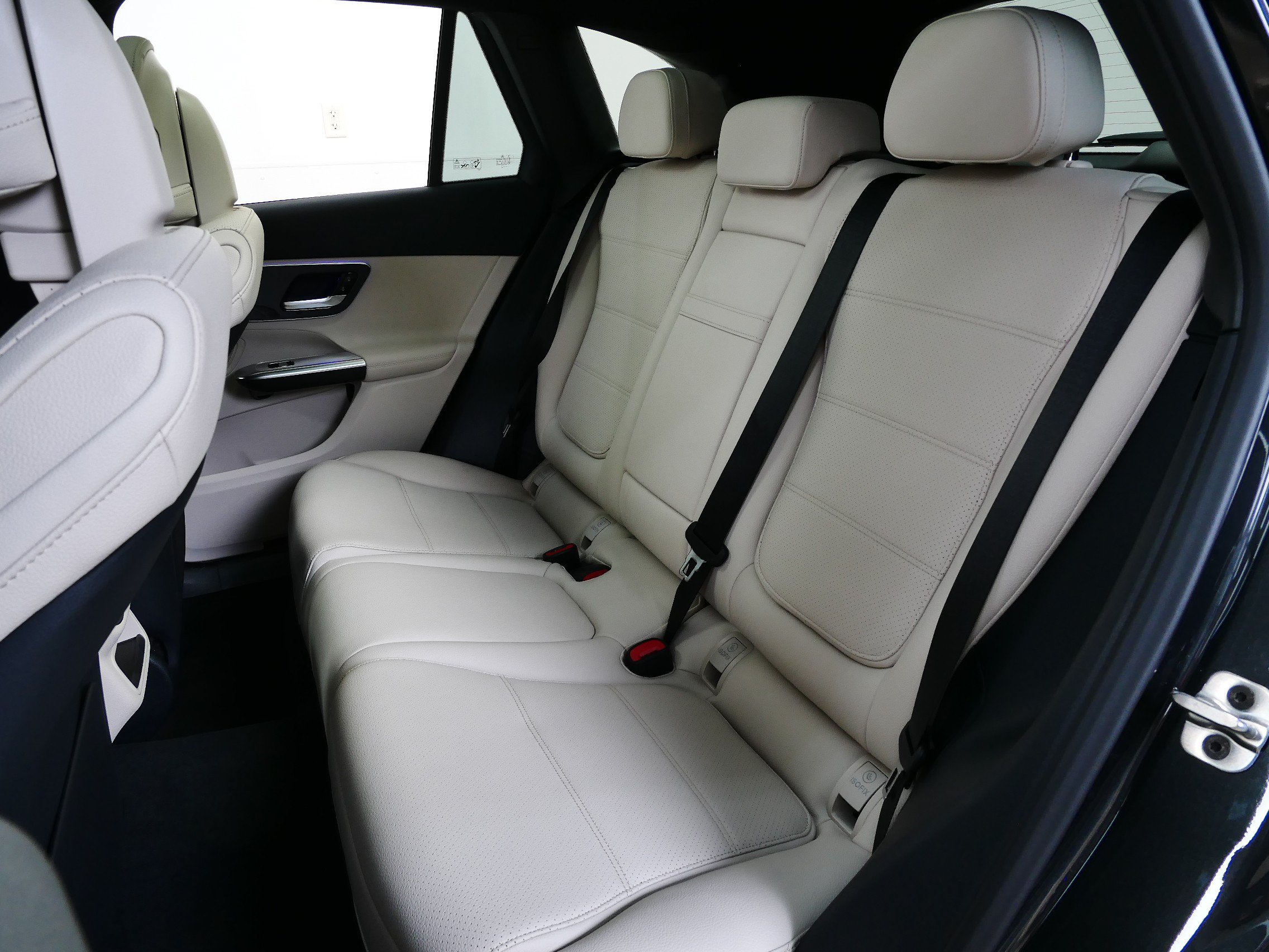 New 2026 Mercedes-Benz GLC 300 4MATIC image 9