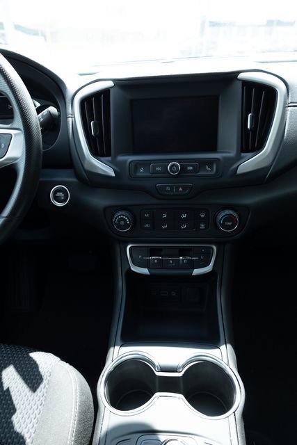 Used 2024 GMC Terrain SLE AWD/4WD image 18