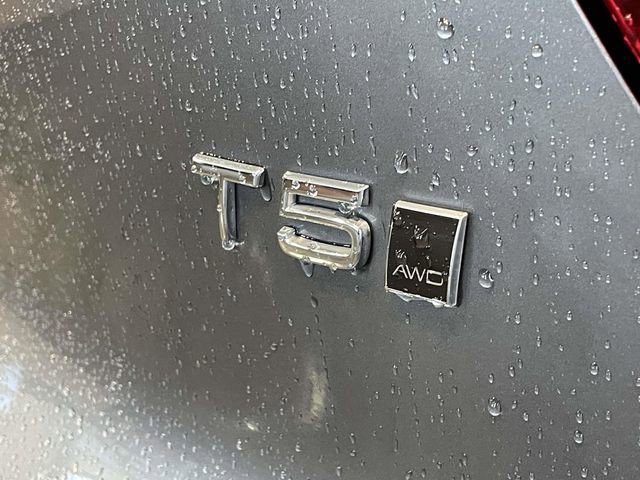 Used 2019 Volvo XC40 T5 Momentum image 8