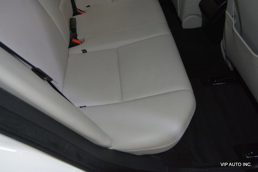 Used 2013 Mercedes-Benz C 250 Sedan image 28