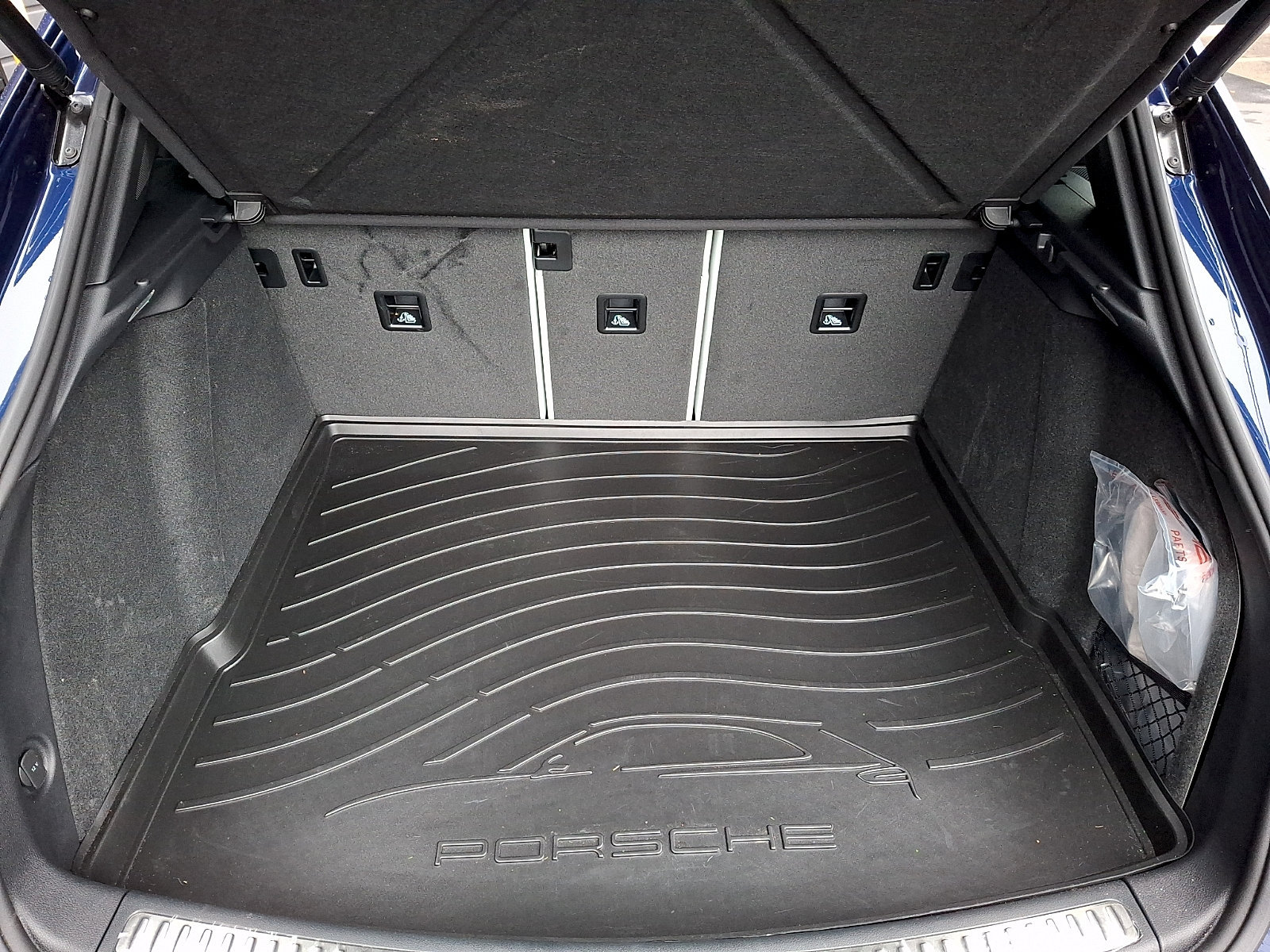 Certified 2026 Porsche Macan AWD/4WD image 29