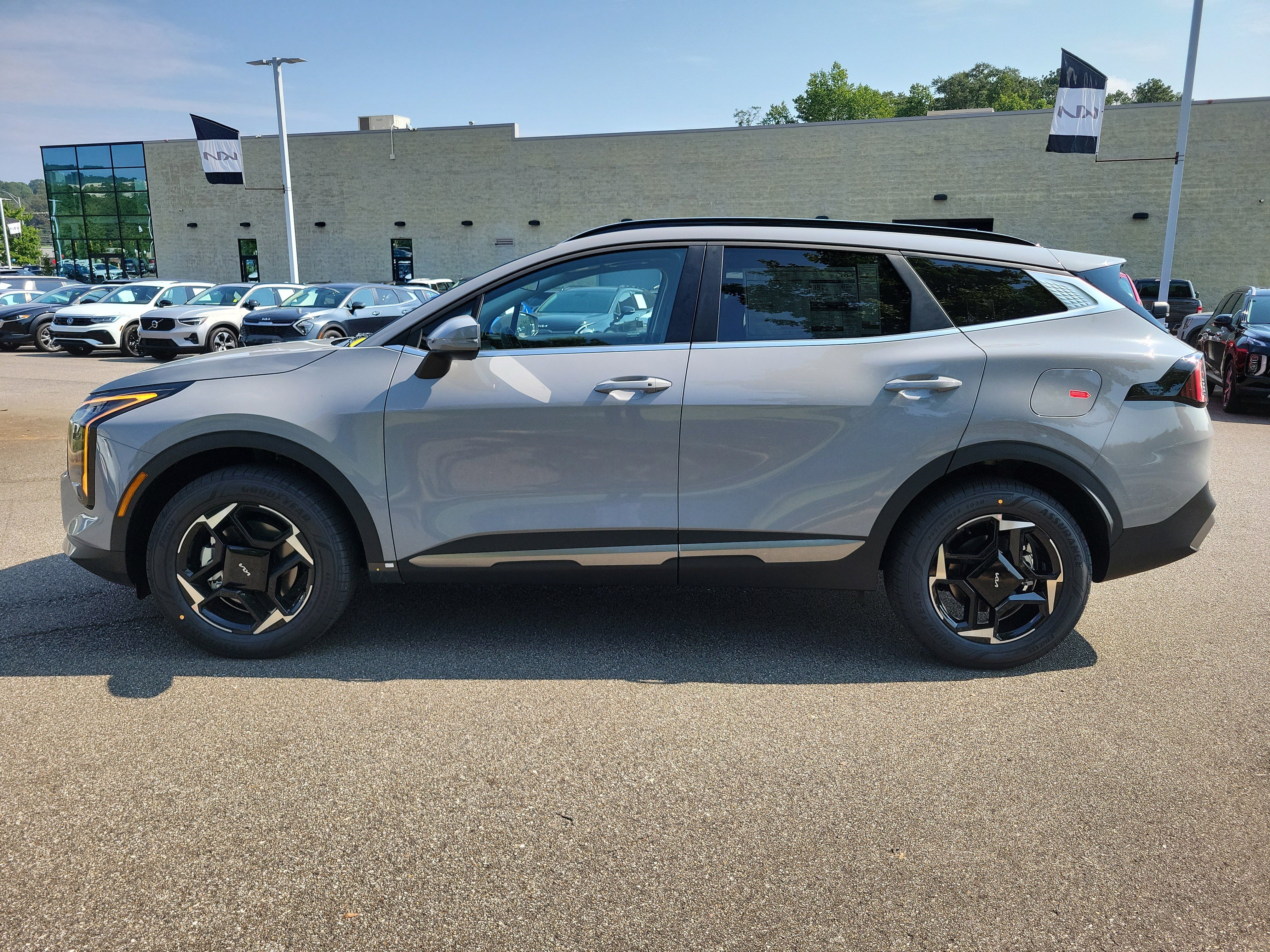 New 2026 Kia Sportage EX image 23