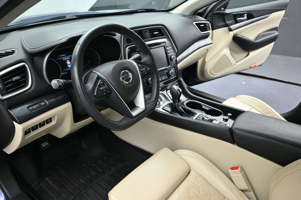 Used 2021 Nissan Maxima Platinum w/ Sport Mat Group FWD image 11