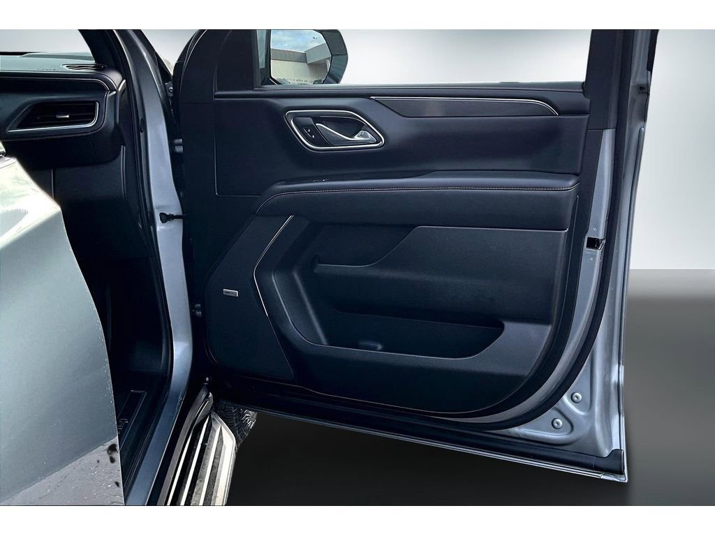 Used 2023 GMC Yukon AT4 w/ LPO, Floor Liner Package image 25