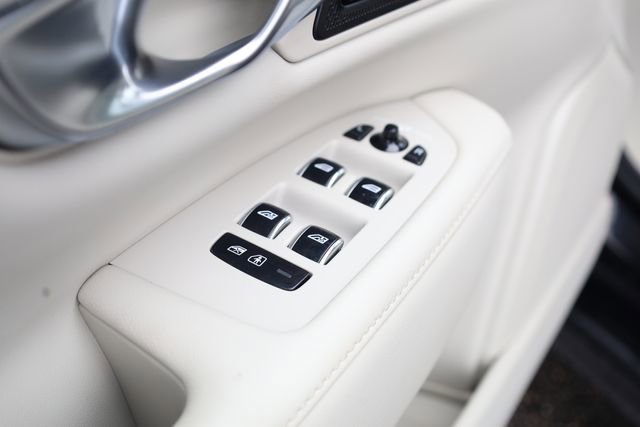 Used 2023 Volvo S90 B6 Plus image 15