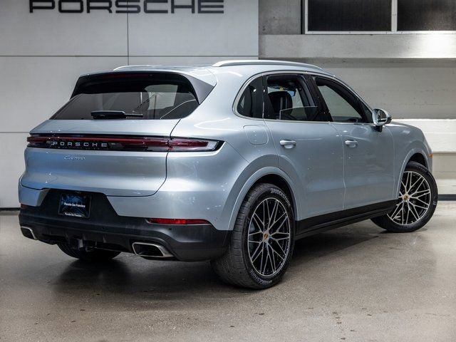 Certified 2025 Porsche Cayenne AWD/4WD image 8
